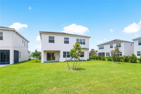 House in Westlake, Florida 4 bedrooms № 2013177 - photo 11