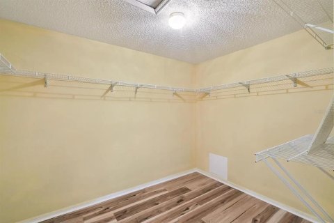 House in Orlando, Florida 6 bedrooms, 314.1 sq.m. № 2341533 - photo 21