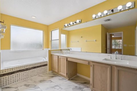 House in Orlando, Florida 6 bedrooms, 314.1 sq.m. № 2341533 - photo 25