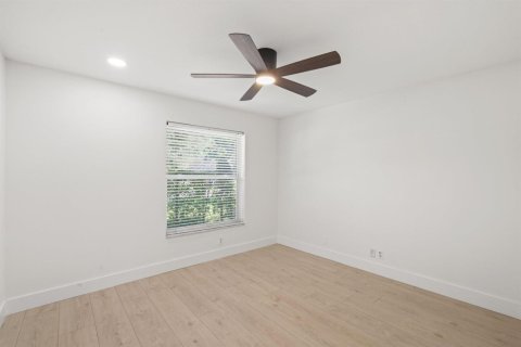 House in Lake Worth, Florida 3 bedrooms, 174.01 sq.m. № 2417984 - photo 28