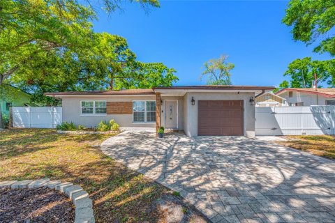 House in Clearwater, Florida 3 bedrooms, 164.62 sq.m. № 2233034 - photo 7