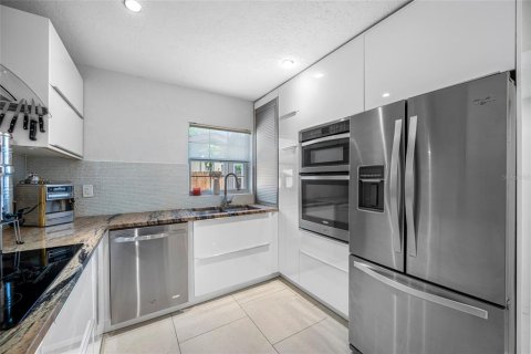House in Clearwater, Florida 3 bedrooms, 164.62 sq.m. № 2233034 - photo 23