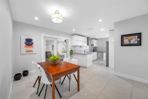 House in Clearwater, Florida 3 bedrooms, 164.62 sq.m. № 2233034 - photo 19