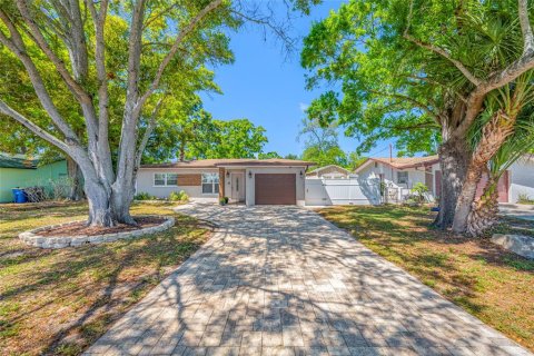 House in Clearwater, Florida 3 bedrooms, 164.62 sq.m. № 2233034 - photo 4