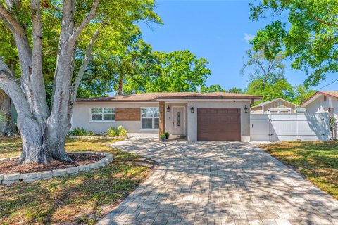 House in Clearwater, Florida 3 bedrooms, 164.62 sq.m. № 2233034 - photo 5
