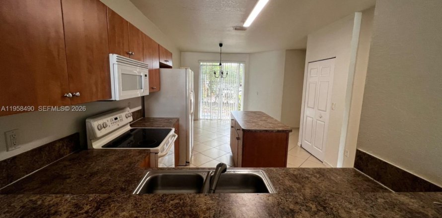 Adosado en Riviera Beach, Florida 3 dormitorios, 122.45 m2 № 2017764