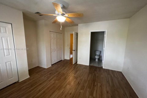 Adosado en alquiler en Riviera Beach, Florida, 3 dormitorios, 122.45 m2 № 2017764 - foto 9