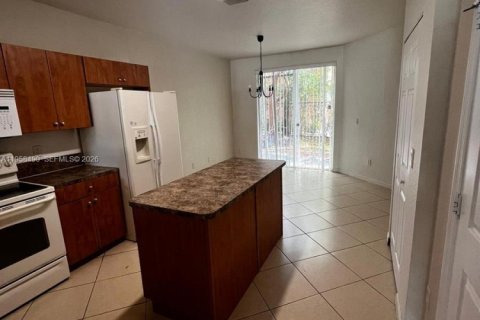 Adosado en alquiler en Riviera Beach, Florida, 3 dormitorios, 122.45 m2 № 2017764 - foto 2