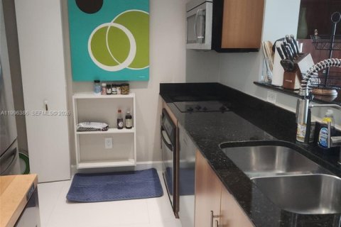 Condominio en alquiler en Miami, Florida, 1 dormitorio, 47.1 m2 № 2058414 - foto 17