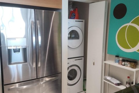 Condominio en alquiler en Miami, Florida, 1 dormitorio, 47.1 m2 № 2058414 - foto 18