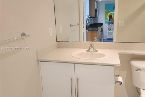Condominio en alquiler en Miami, Florida, 1 dormitorio, 47.1 m2 № 2058414 - foto 20