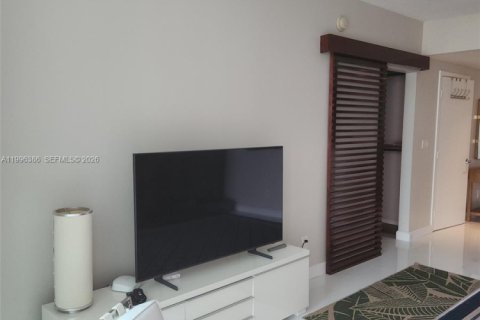 Condominio en alquiler en Miami, Florida, 1 dormitorio, 47.1 m2 № 2058414 - foto 13