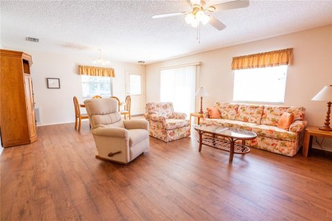 Casa en venta en The Villages, Florida, 2 dormitorios, 108.05 m2 № 1586395 - foto 11