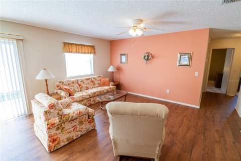 Casa en venta en The Villages, Florida, 2 dormitorios, 108.05 m2 № 1586395 - foto 10