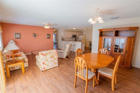 Casa en venta en The Villages, Florida, 2 dormitorios, 108.05 m2 № 1586395 - foto 9