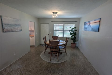 House in Orlando, Florida 2 bedrooms, 114.08 sq.m. № 2097165 - photo 7
