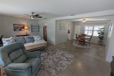 House in Orlando, Florida 2 bedrooms, 114.08 sq.m. № 2097165 - photo 9