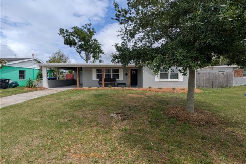 House in Orlando, Florida 2 bedrooms, 114.08 sq.m. № 2097165 - photo 3