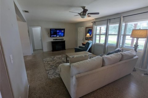 House in Orlando, Florida 2 bedrooms, 114.08 sq.m. № 2097165 - photo 8