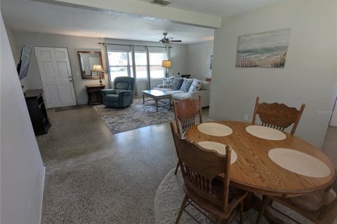House in Orlando, Florida 2 bedrooms, 114.08 sq.m. № 2097165 - photo 10