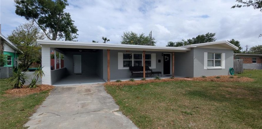 House in Orlando, Florida 2 bedrooms, 114.08 sq.m. № 2097165