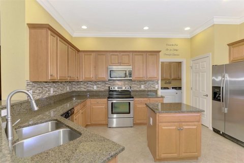 House in Port Charlotte, Florida 3 bedrooms, 169.55 sq.m. № 1536822 - photo 15