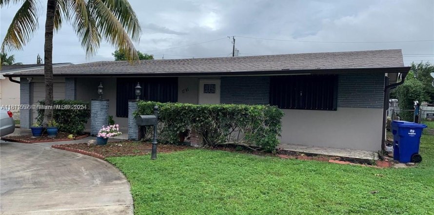 Villa ou maison à Miramar, Floride 3 chambres, 189.61 m2 № 1752039