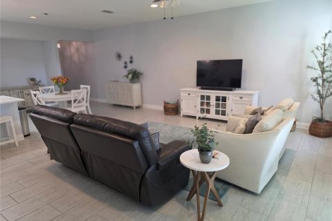Adosado en venta en Winter Garden, Florida, 3 dormitorios, 174.1 m2 № 1882892 - foto 4