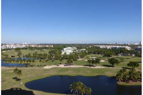Copropriété à vendre à Hallandale Beach, Floride: 3 chambres, 137.59 m2 № 1811689 - photo 19