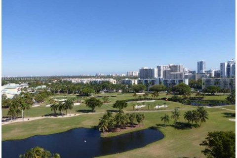 Copropriété à vendre à Hallandale Beach, Floride: 3 chambres, 137.59 m2 № 1811689 - photo 18