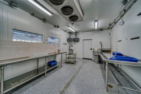 Propiedad comercial en venta en Miami, Florida № 1726393 - foto 11