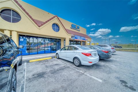 Propiedad comercial en venta en Miami, Florida № 1726393 - foto 27