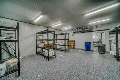 Propiedad comercial en venta en Miami, Florida № 1726393 - foto 15