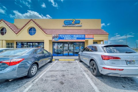 Propiedad comercial en venta en Miami, Florida № 1726393 - foto 25