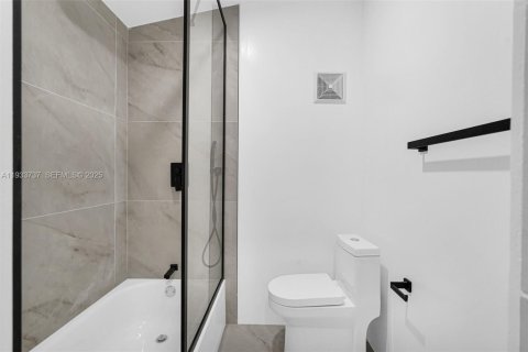 Appartement à louer à Hollywood, Floride: 3 chambres, 155.15 m2 № 1992993 - photo 28