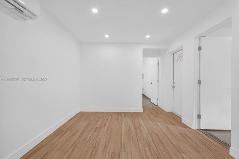 Appartement à louer à Hollywood, Floride: 3 chambres, 155.15 m2 № 1992993 - photo 18