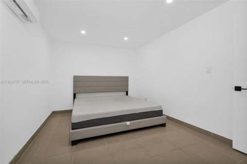 Appartement à louer à Hollywood, Floride: 3 chambres, 155.15 m2 № 1992993 - photo 4