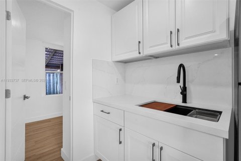 Appartement à louer à Hollywood, Floride: 3 chambres, 155.15 m2 № 1992993 - photo 16