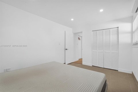 Appartement à louer à Hollywood, Floride: 3 chambres, 155.15 m2 № 1992993 - photo 5