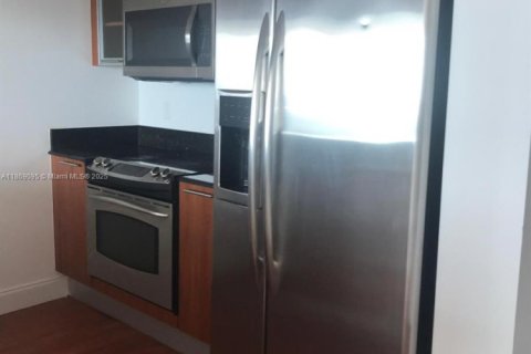 Condo in Miami, Florida, 2 bedrooms  № 2076732