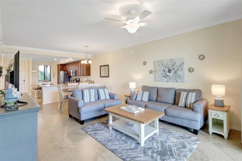Condo in Bradenton, Florida, 2 bedrooms in LAKEWOOD NATIONAL  № 1665758 - photo 19