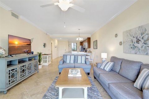Condo in Bradenton, Florida, 2 bedrooms in LAKEWOOD NATIONAL  № 1665758 - photo 20
