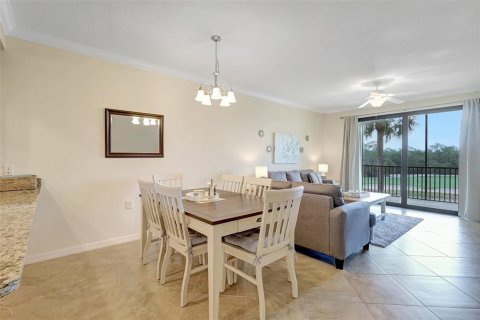 Condo in Bradenton, Florida, 2 bedrooms in LAKEWOOD NATIONAL  № 1665758 - photo 15