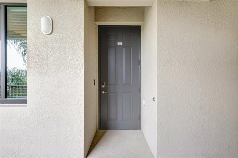 Condo in Bradenton, Florida, 2 bedrooms in LAKEWOOD NATIONAL  № 1665758 - photo 8