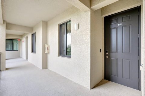Condo in Bradenton, Florida, 2 bedrooms in LAKEWOOD NATIONAL  № 1665758 - photo 7