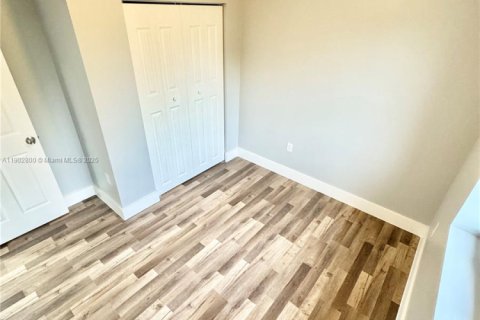 Propiedad comercial en venta en Fort Lauderdale, Florida, 168.25 m2 № 1955530 - foto 29