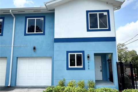 Propiedad comercial en venta en Fort Lauderdale, Florida, 168.25 m2 № 1955530 - foto 4