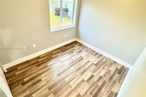 Propiedad comercial en venta en Fort Lauderdale, Florida, 168.25 m2 № 1955530 - foto 23