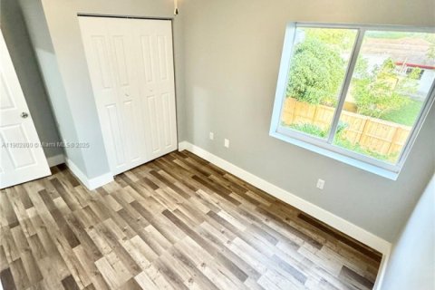 Propiedad comercial en venta en Fort Lauderdale, Florida, 168.25 m2 № 1955530 - foto 26