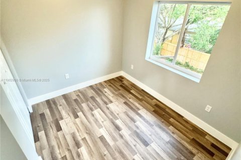 Propiedad comercial en venta en Fort Lauderdale, Florida, 168.25 m2 № 1955530 - foto 28